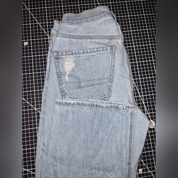 American Eagle Outfitters Light Blue  90sStraight Leg Jeans Size 4 regular EUC - Picture 2 of 14